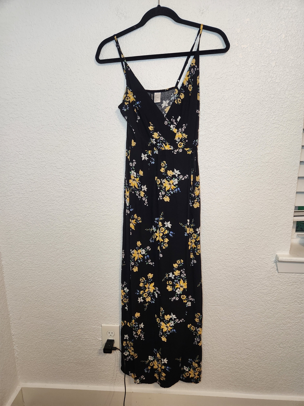 H&M Divided black and yellow floral print maxi dress sundress size 4